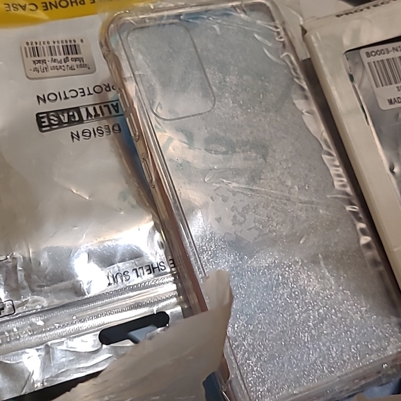 Bag full of phone chords,cases etc - Picture 2 of 5